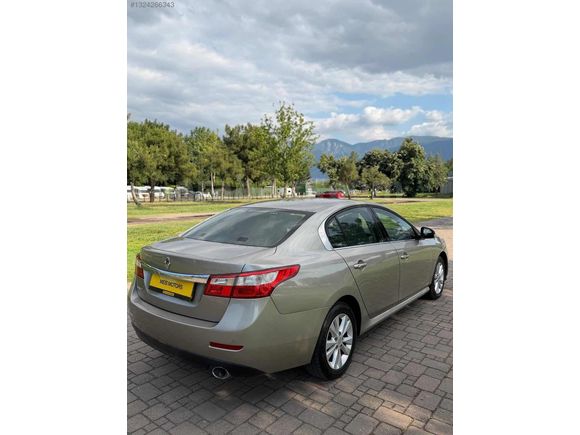 2011 MODEL 233000KM DİZEL RENAULT LATITUDE