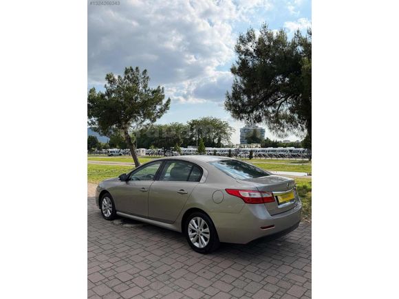 2011 MODEL 233000KM DİZEL RENAULT LATITUDE