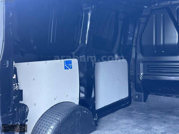 GALERİ 25'DEN 2024 MODEL FORD CUSTOM 320 S TREND FATURALI