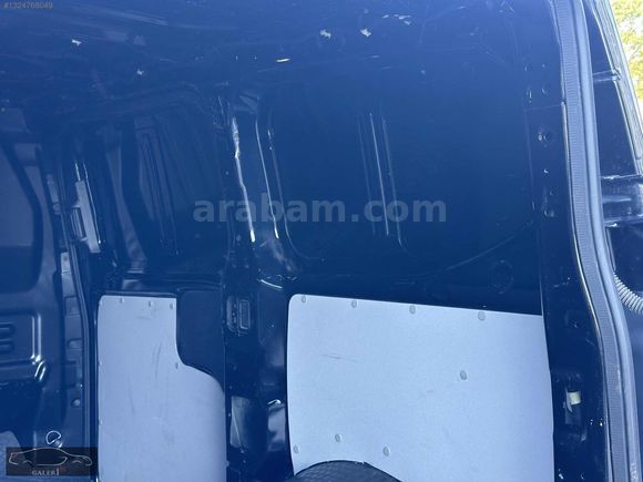 GALERİ 25'DEN 2024 MODEL FORD CUSTOM 320 S TREND FATURALI