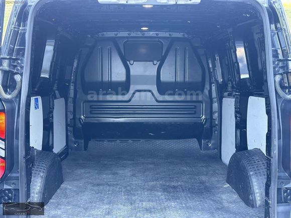 GALERİ 25'DEN 2024 MODEL FORD CUSTOM 320 S TREND FATURALI