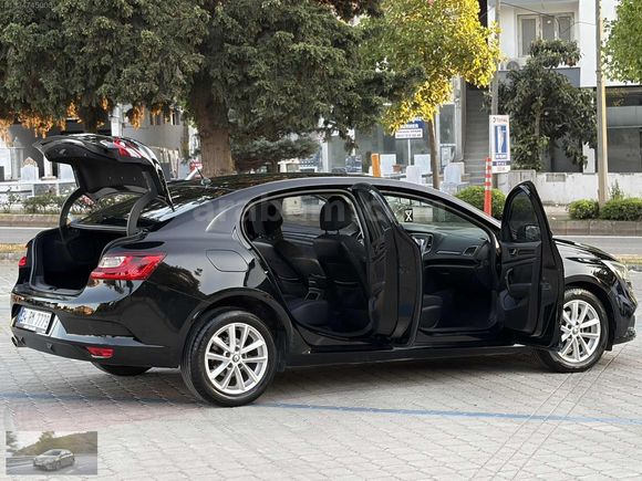2017 ÇIKIŞLI RENAULT MEGANE TOUCH 1.2 Tce (130 HP) OTOMATİK