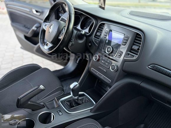 2017 ÇIKIŞLI RENAULT MEGANE TOUCH 1.2 Tce (130 HP) OTOMATİK