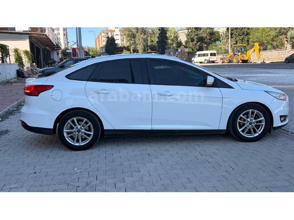 2015 Ford Focus  otomatik 1.5 TDCi 189 binde Trend X