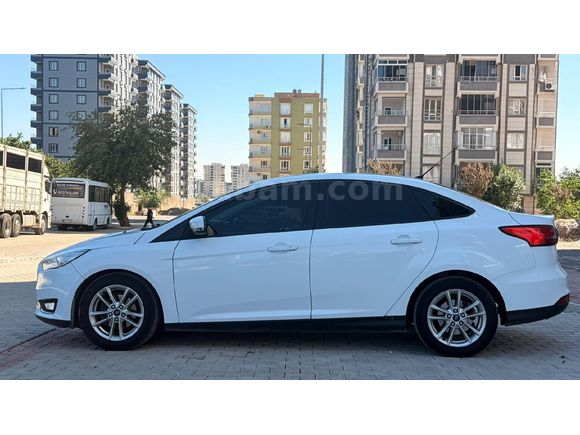 2015 Ford Focus  otomatik 1.5 TDCi 189 binde Trend X