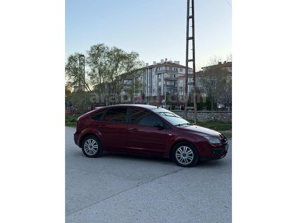 Sahibinden Ford Focus 1.6 Ghia 2005 Model