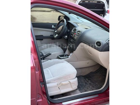 Sahibinden Ford Focus 1.6 Ghia 2005 Model