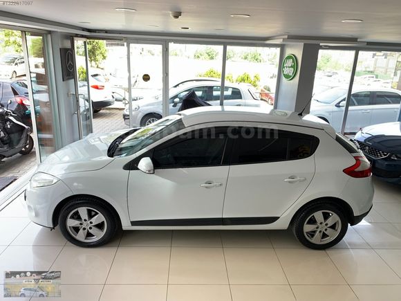OTOMATİK VİTES 2012 MEGANE 3 EXPRESİON 1.5 DCİ/DİG.KLİMA/HIZ.SAB