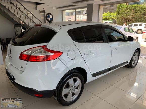 OTOMATİK VİTES 2012 MEGANE 3 EXPRESİON 1.5 DCİ/DİG.KLİMA/HIZ.SAB