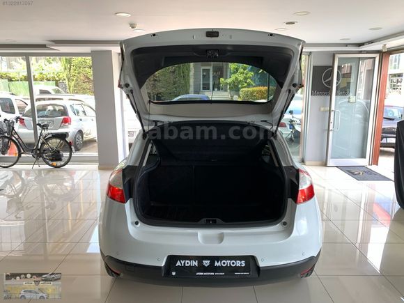 OTOMATİK VİTES 2012 MEGANE 3 EXPRESİON 1.5 DCİ/DİG.KLİMA/HIZ.SAB