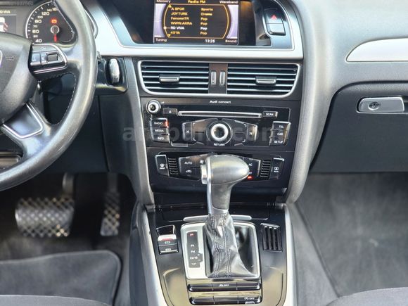 2012 MODEL AUDİ A4 2.0 TDİ 177 LİK DEĞİŞENSİZ ÇOK TEMİZ