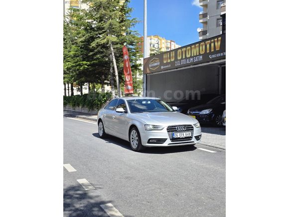 2012 MODEL AUDİ A4 2.0 TDİ 177 LİK DEĞİŞENSİZ ÇOK TEMİZ