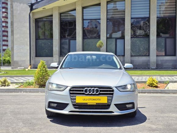 2012 MODEL AUDİ A4 2.0 TDİ 177 LİK DEĞİŞENSİZ ÇOK TEMİZ