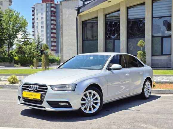 2012 MODEL AUDİ A4 2.0 TDİ 177 LİK DEĞİŞENSİZ ÇOK TEMİZ