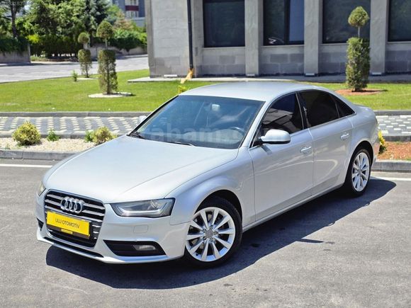 2012 MODEL AUDİ A4 2.0 TDİ 177 LİK DEĞİŞENSİZ ÇOK TEMİZ