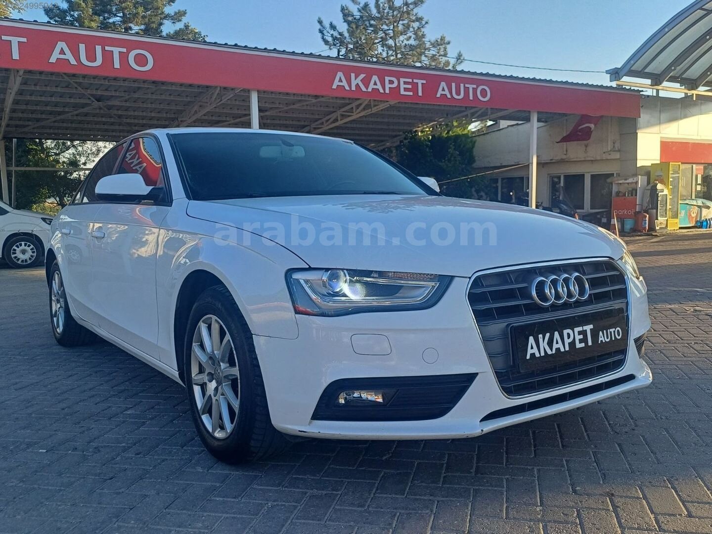 Galeriden Audi A4 Sedan 2.0 TDI 2014 Model Kütahya 176.000 km Beyaz 3