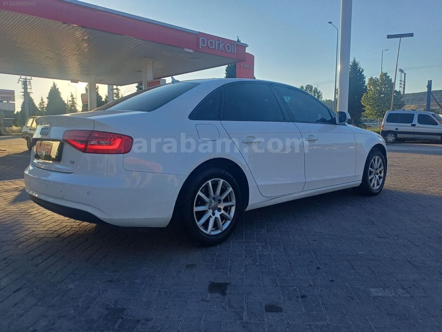 Galeriden Audi A4 Sedan 2.0 TDI 2014 Model Kütahya 176.000 km Beyaz 6