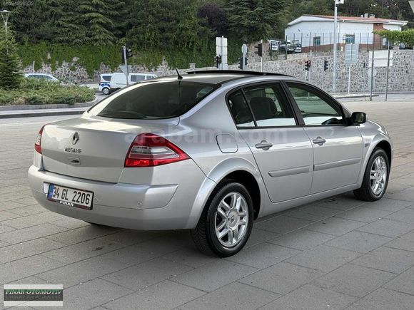 İLK EL HATASIZ MEGANE 1.6 PRİVİLEGE CAM TAVAN 121.000 KM