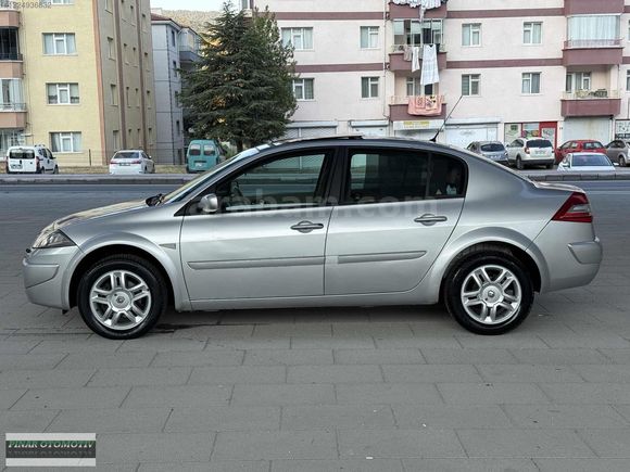 İLK EL HATASIZ MEGANE 1.6 PRİVİLEGE CAM TAVAN 121.000 KM