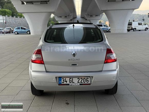 İLK EL HATASIZ MEGANE 1.6 PRİVİLEGE CAM TAVAN 121.000 KM