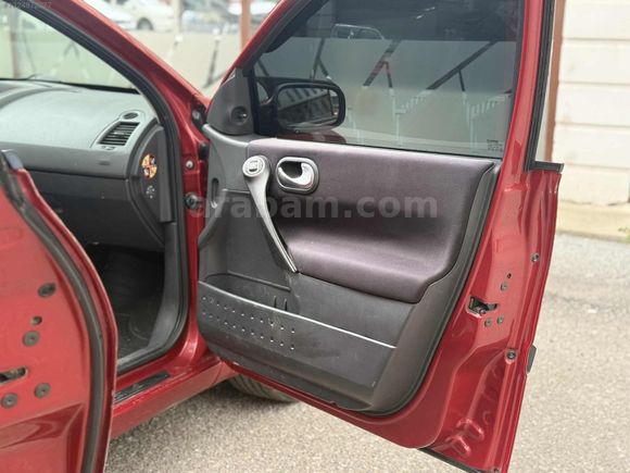 ARMES AUTO'DAN DEĞİŞENSİZ MEGANE