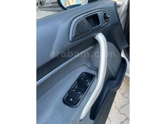 Sahibinden Ford Fiesta 1.4 Titanium 2009 Model 