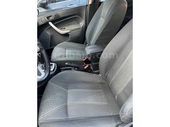 Sahibinden Ford Fiesta 1.4 Titanium 2009 Model 