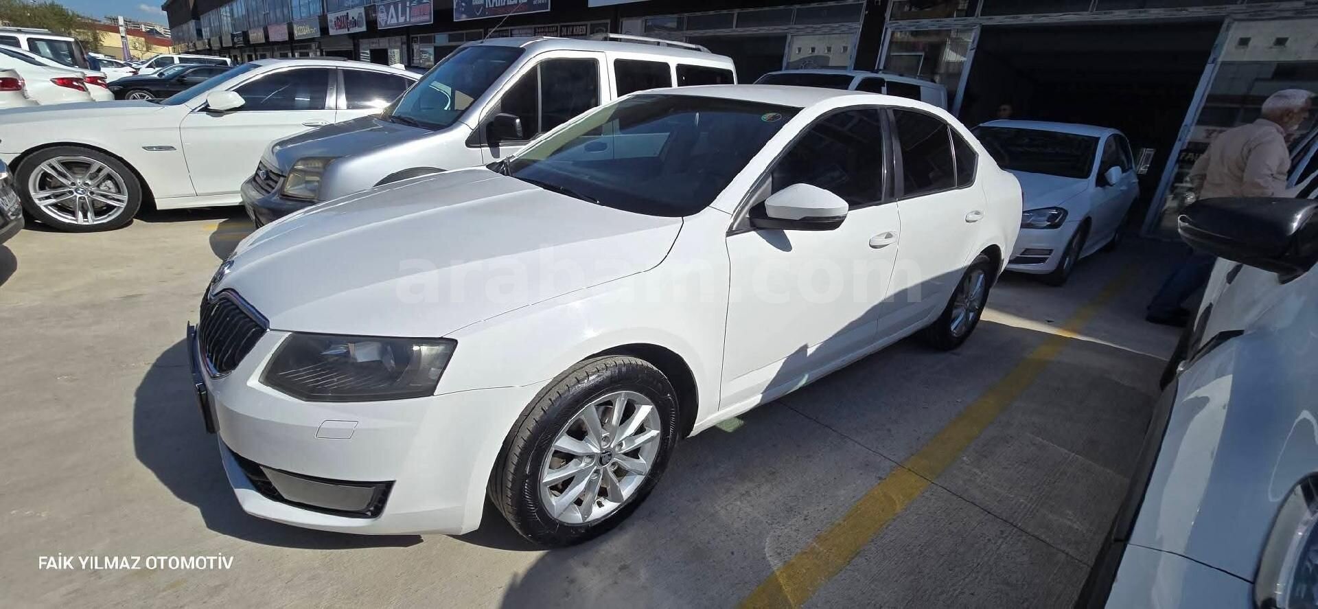 Galeriden Skoda Octavia 1.6 TDI Style CR 2015 Model Gaziantep 283.000 km Beyaz 3