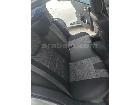 Askeri personelden  Renault Megane 1.6 Dynamique 2004 Model