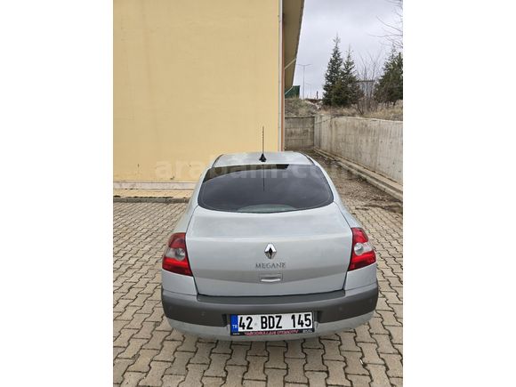 Askeri personelden  Renault Megane 1.6 Dynamique 2004 Model