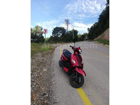 Apec PS3 b ehliyet temiz scooter 2025  3bin km de