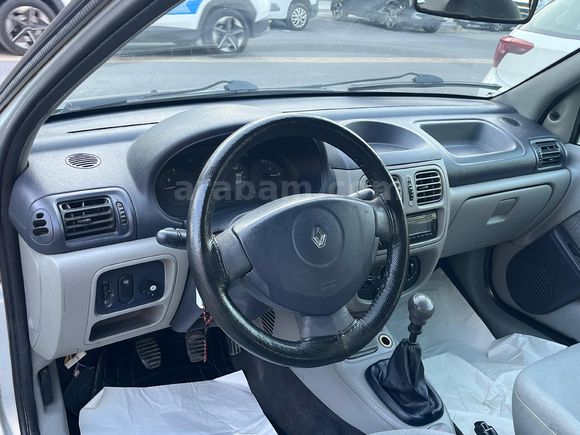 MEMURDAN temiz bakımlı masrafsız klimalı Clio