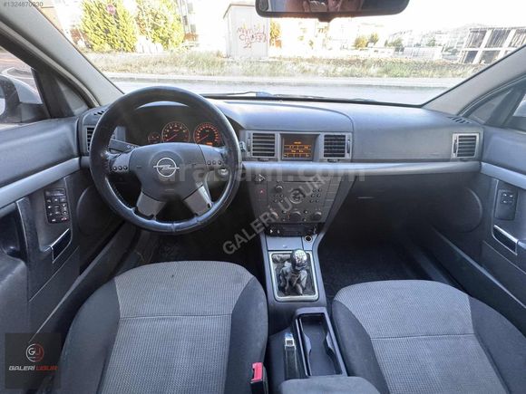 GALERİ UĞUR'DAN 2004 OPEL VECTRA 1.6 EDİTİON