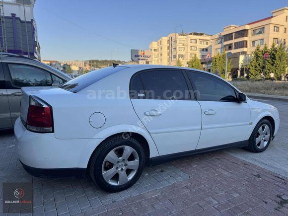 GALERİ UĞUR'DAN 2004 OPEL VECTRA 1.6 EDİTİON