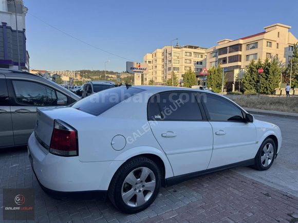 GALERİ UĞUR'DAN 2004 OPEL VECTRA 1.6 EDİTİON