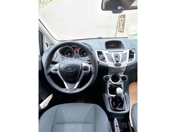 Sahibinden Ford Fiesta 1.4 TDCi Titanium 2011 Model  215.000 km Beyaz