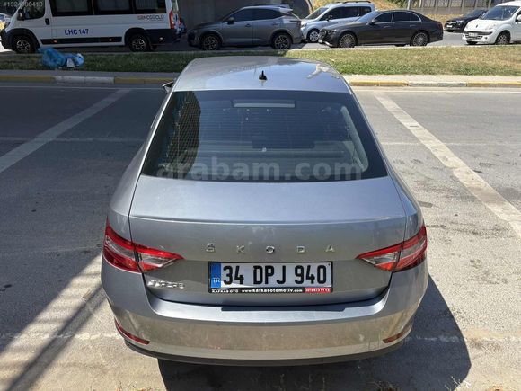 Superb 1.6 TDI Greentech Premium DSG %20 FATURALI