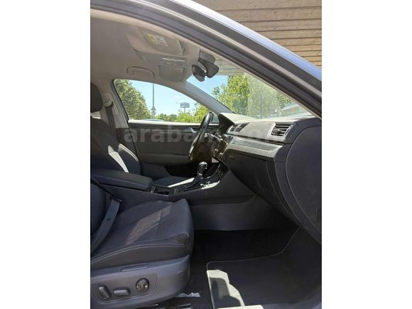 Superb 1.6 TDI Greentech Premium DSG %20 FATURALI