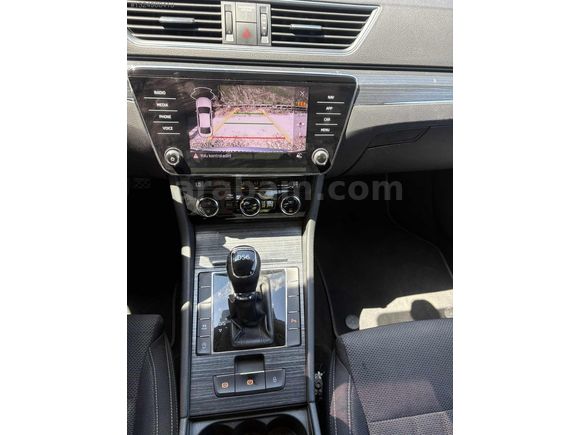 Superb 1.6 TDI Greentech Premium DSG %20 FATURALI