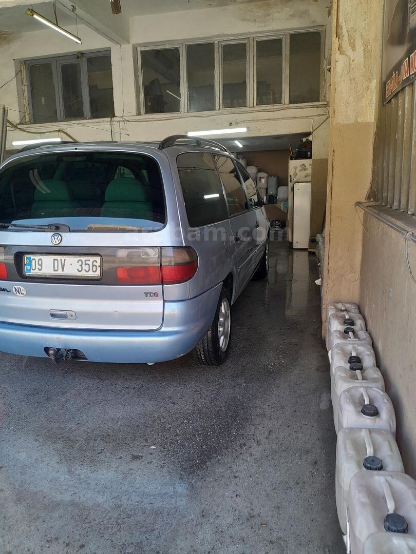 Sahibinden Volkswagen Sharan 1.9 TDI 2000 Model Aydın 300.000 km Mavi (metalik) 2