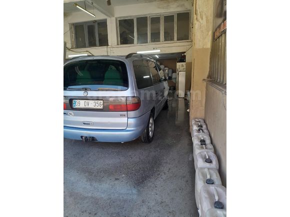 Sahibinden Volkswagen Sharan 1.9 TDI 2000 Model