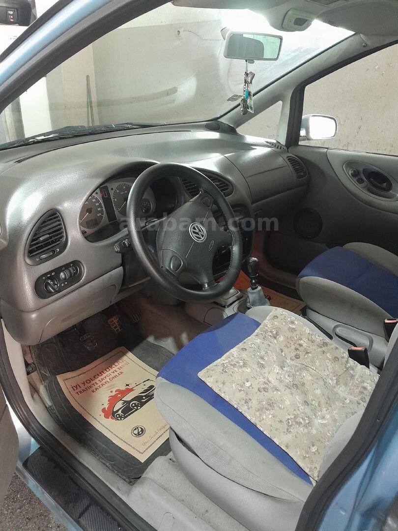 Sahibinden Volkswagen Sharan 1.9 TDI 2000 Model Aydın 300.000 km Mavi (metalik) 1