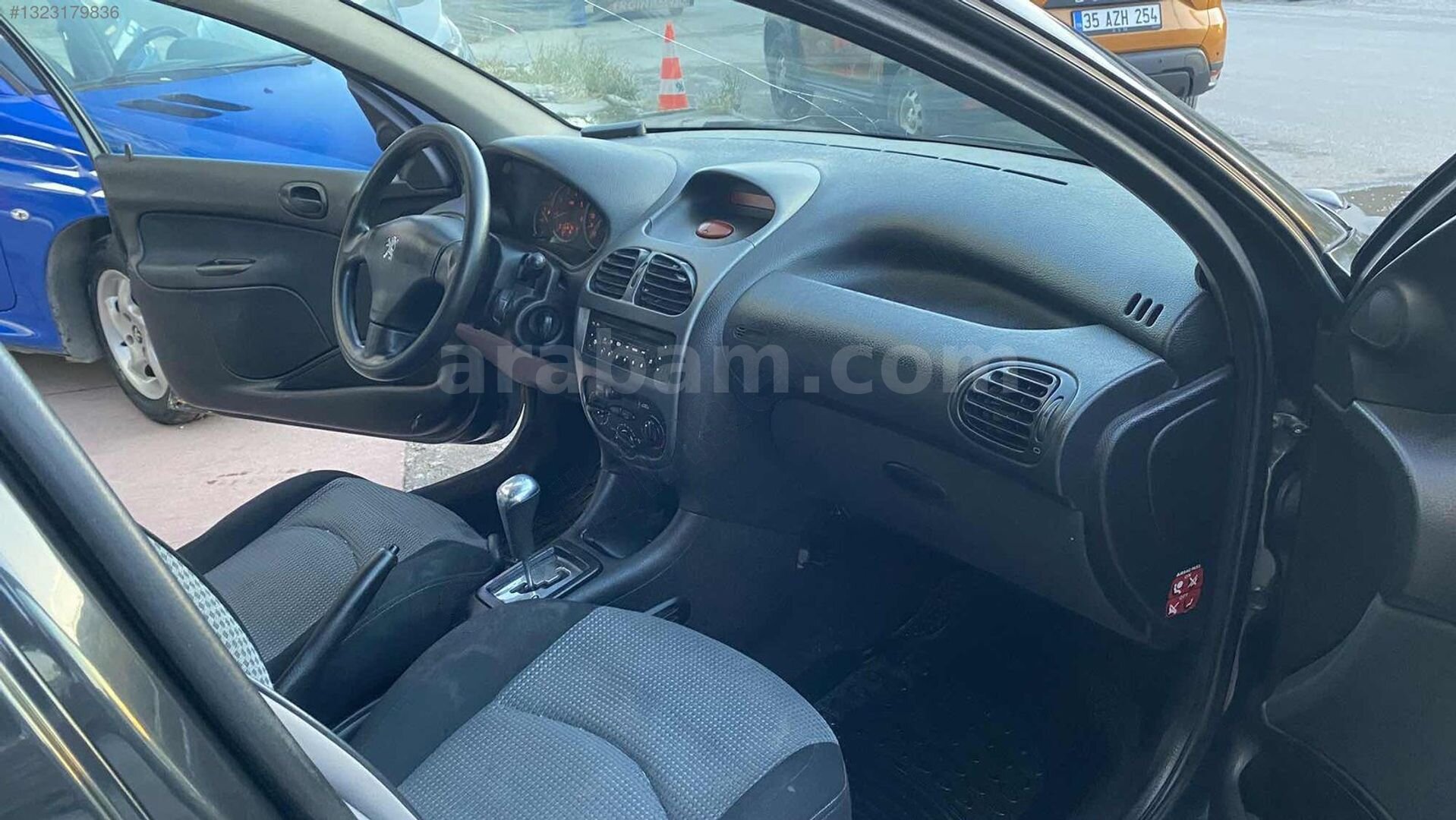 Galeriden Peugeot 206 1.4 X-Line 2005 Model İzmir 269.000 km Siyah 3