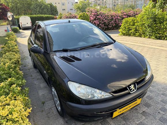 İLK ELDEN/PEUGEOT 206/OTOMATİK/KLİMA/ABS