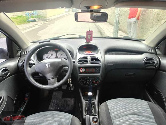 2004 MODEL PEUGEOT 206