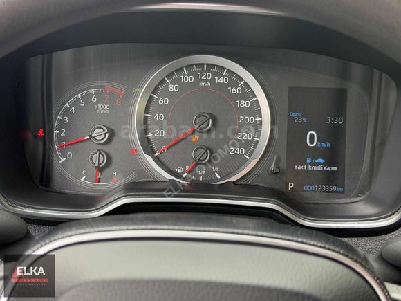 **ELKA OTOMOTİV** 2021 MODEL COROLLA VİSİON EKRANLI + Ç.JANT