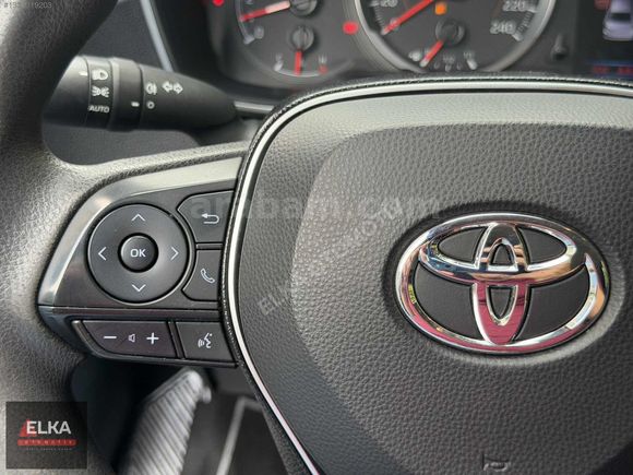 **ELKA OTOMOTİV** 2021 MODEL COROLLA VİSİON EKRANLI + Ç.JANT