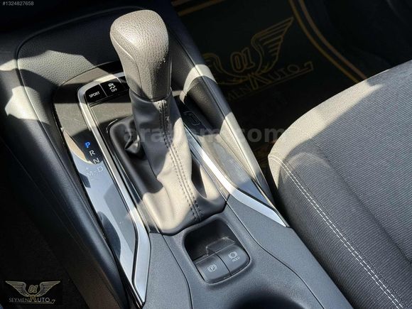 01 SEYMEN'DEN 2025 COROLLA-VİSİON PLUS-15 BİN KM-HATASIZ/BOYASIZ