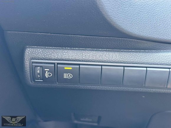 01 SEYMEN'DEN 2025 COROLLA-VİSİON PLUS-15 BİN KM-HATASIZ/BOYASIZ