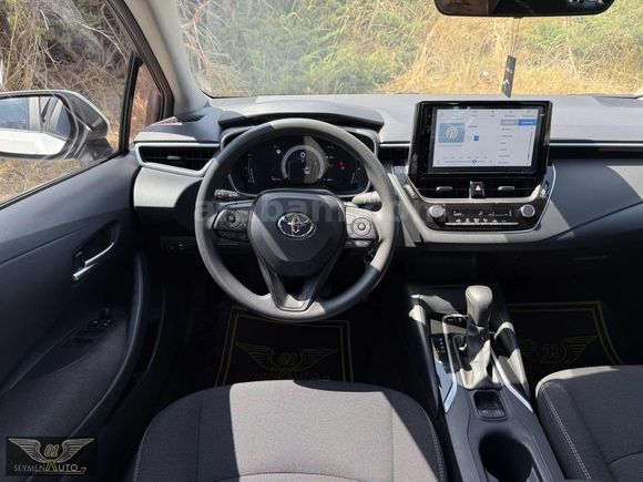 01 SEYMEN'DEN 2025 COROLLA-VİSİON PLUS-15 BİN KM-HATASIZ/BOYASIZ